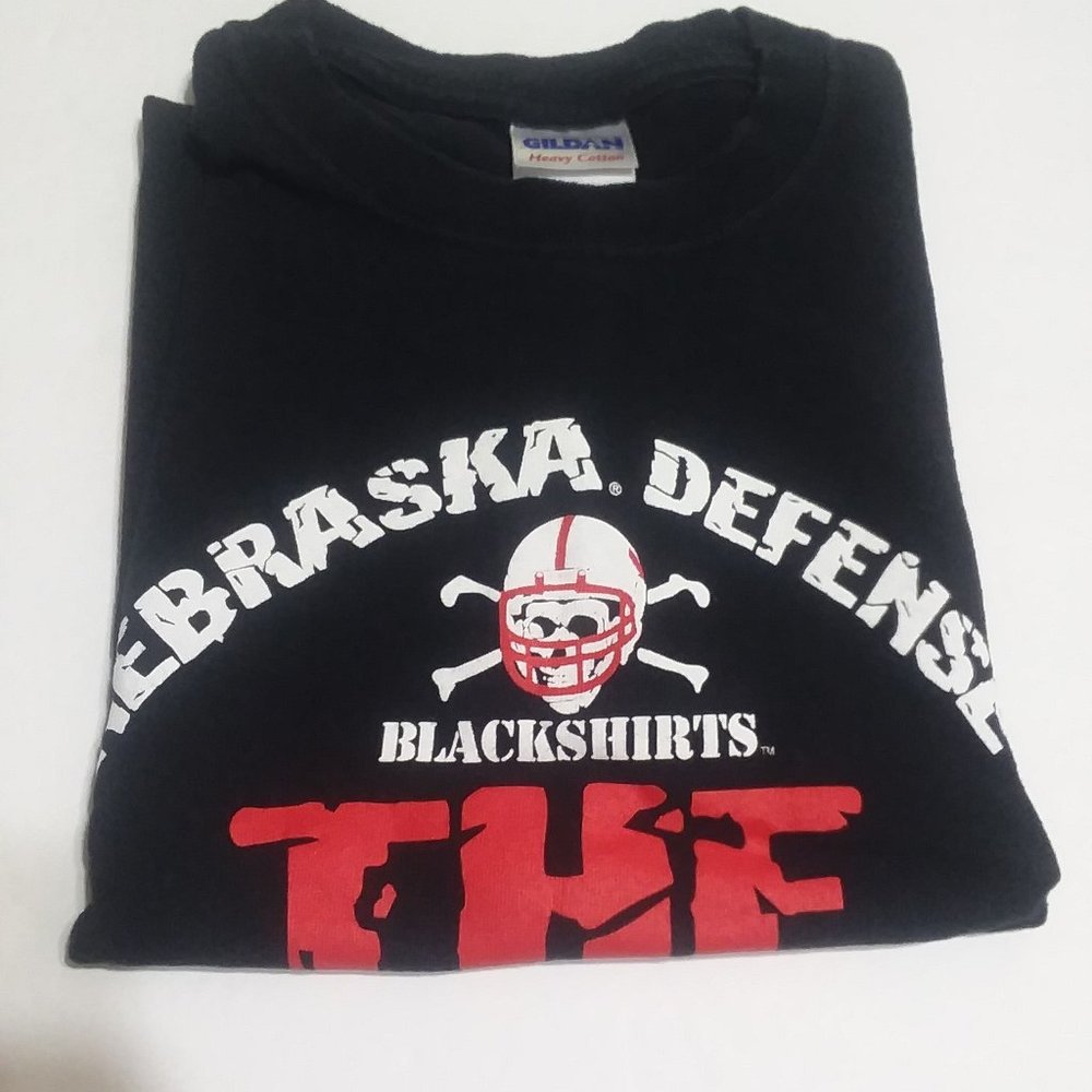 Gildan Men's Nebraska Cornhusker Blackshirt SS T Shirt Size M